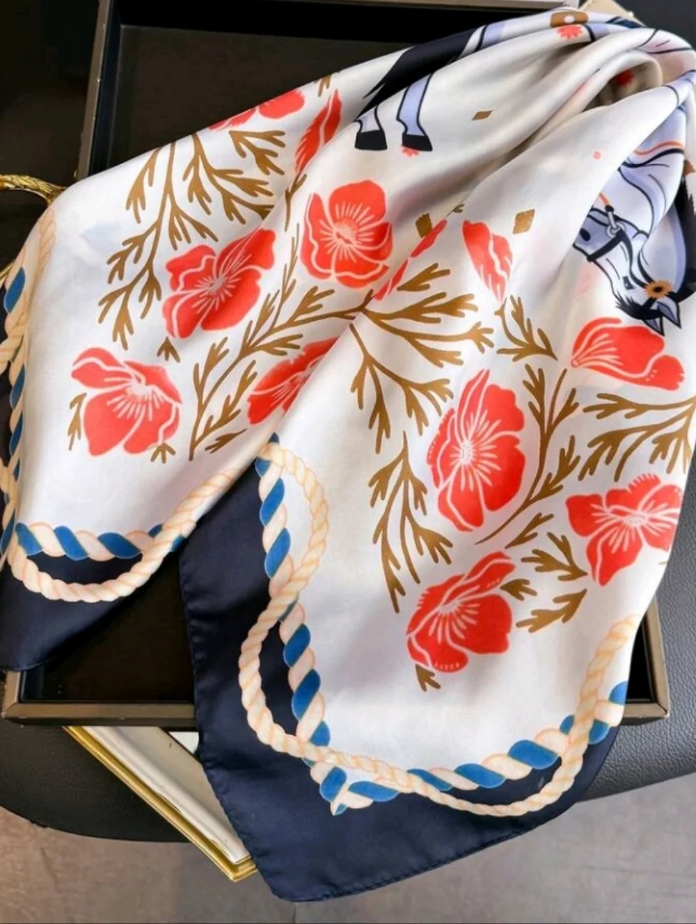 Artisan coral motif